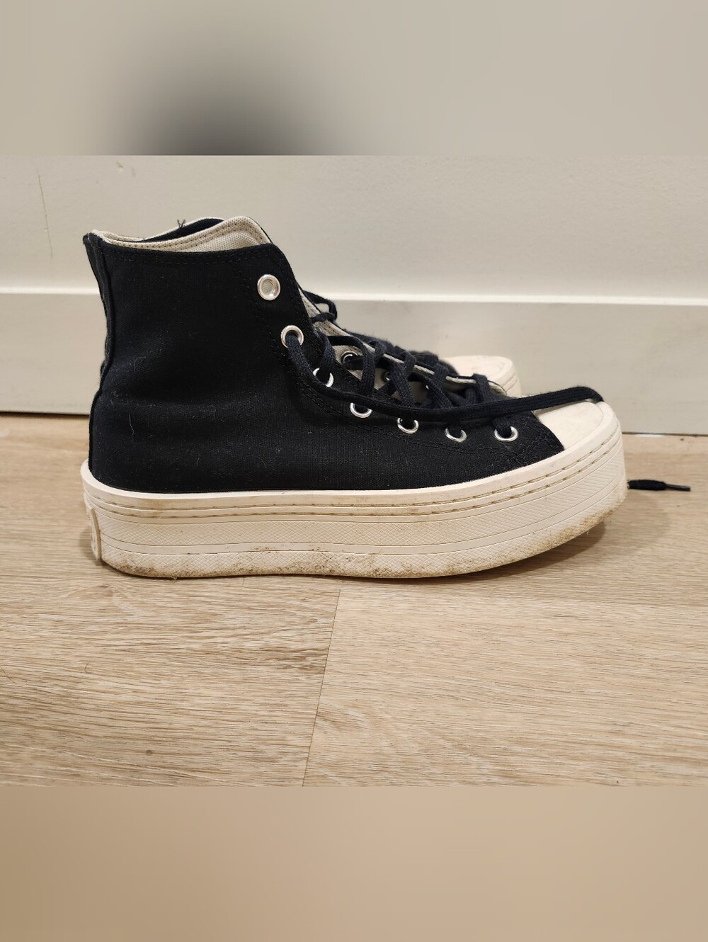 Black Platform Converse W8.5